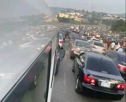 Abuja Roads Gridlocked as Free Nnamdi Kanu Protest Disrupts Commuters — October 20, 2025