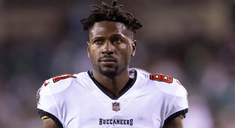 Antonio Brown Extradited from Dubai to Face Attempted Homicide Charge