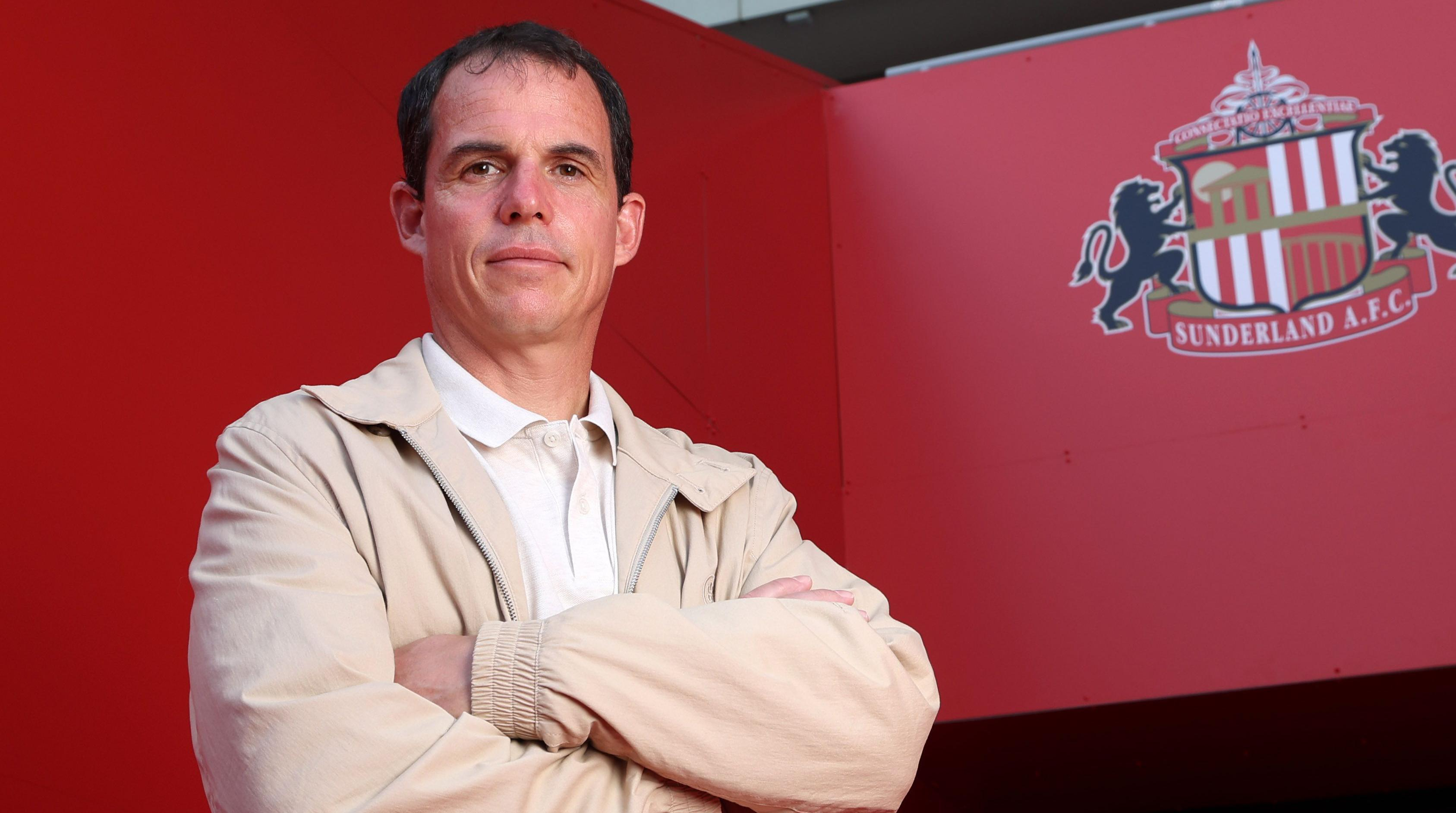 Regis Le Bris Praises Arsenal as Premier League Frontrunners | Sunderland Boss Reacts